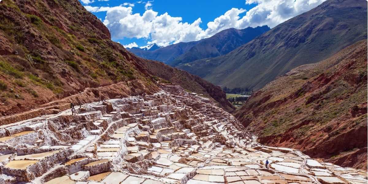 Ollantaytambo archaeology tour, hike to Las Salineras